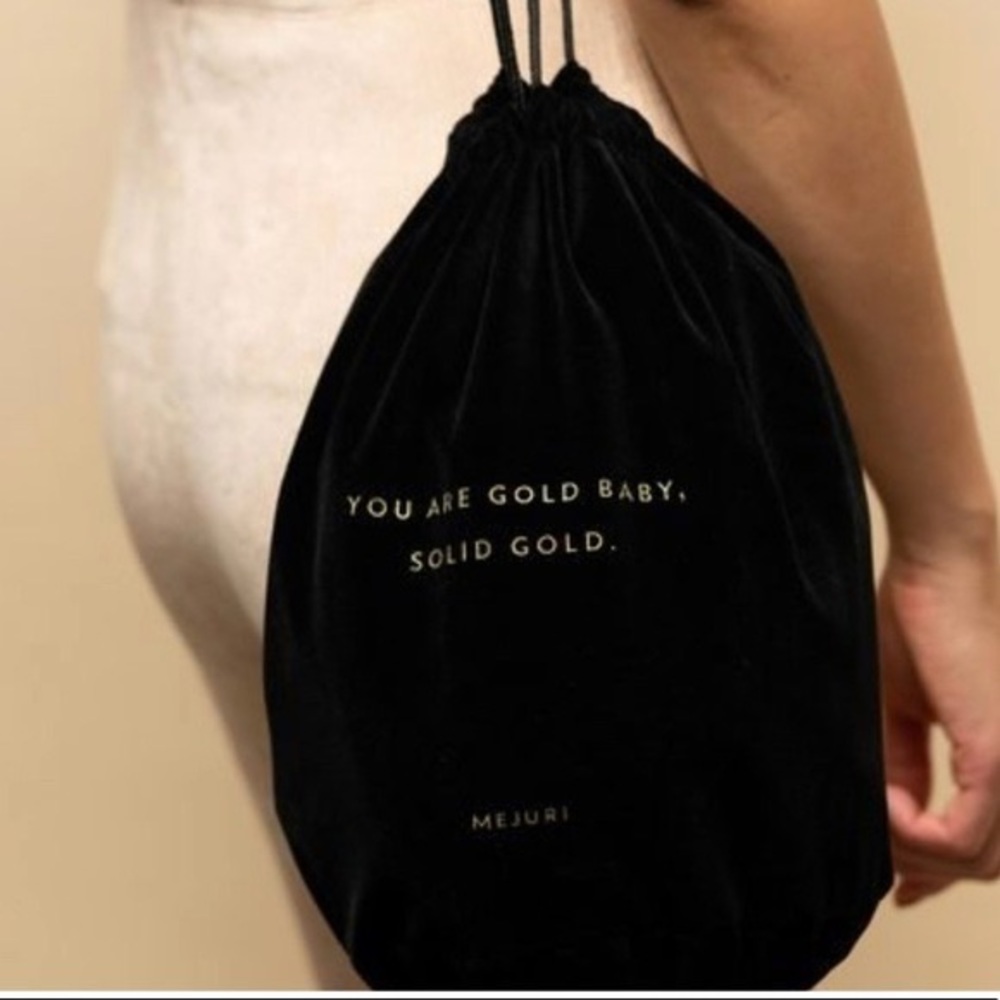 Mejuri Velvet Bag 🖤